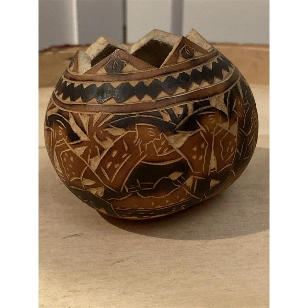 Lot Of 2‎ Hand-Carved Peruvian Gourd Art Bowl Vase Keys jewelry smalls